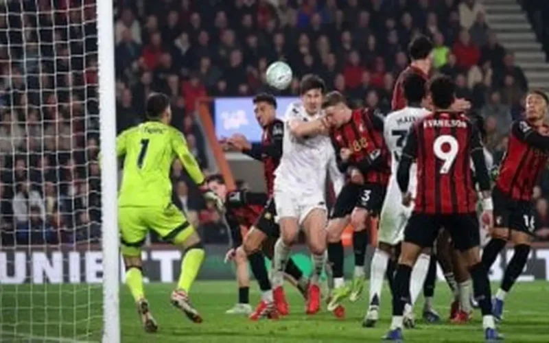 مانشستر يونايتد يكتفي بالتعادل الإيجابي أمام بورنموث بهدفين لكل فريق بالدوري الإنجليزي